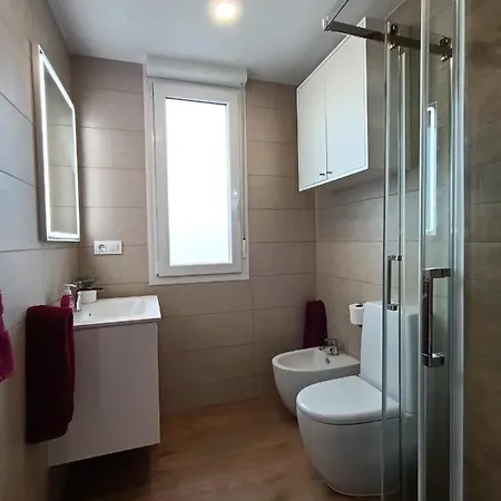 아파트 Precioso Con Piscina En La Playa 모그로
