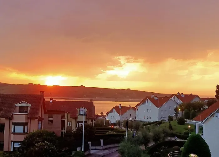 Апартаменты Precioso Con Piscina En La Playa Могро