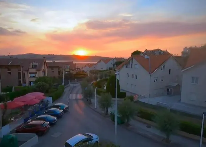 Precioso Con Piscina En La Playa Mogro