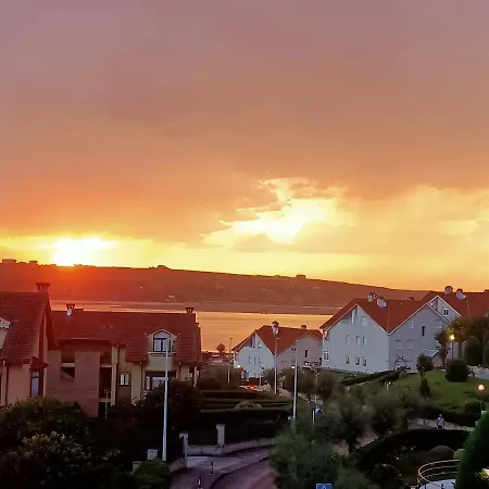 Lejlighed Precioso Con Piscina En La Playa Mogro