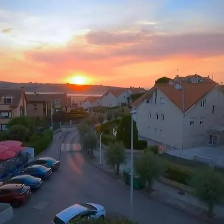 Precioso Con Piscina En La Playa Mogro